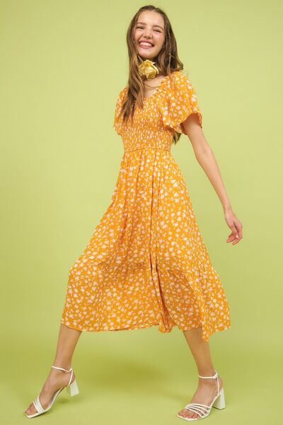 Robe midi smockée à manches papillon et imprimé floral Mittoshop