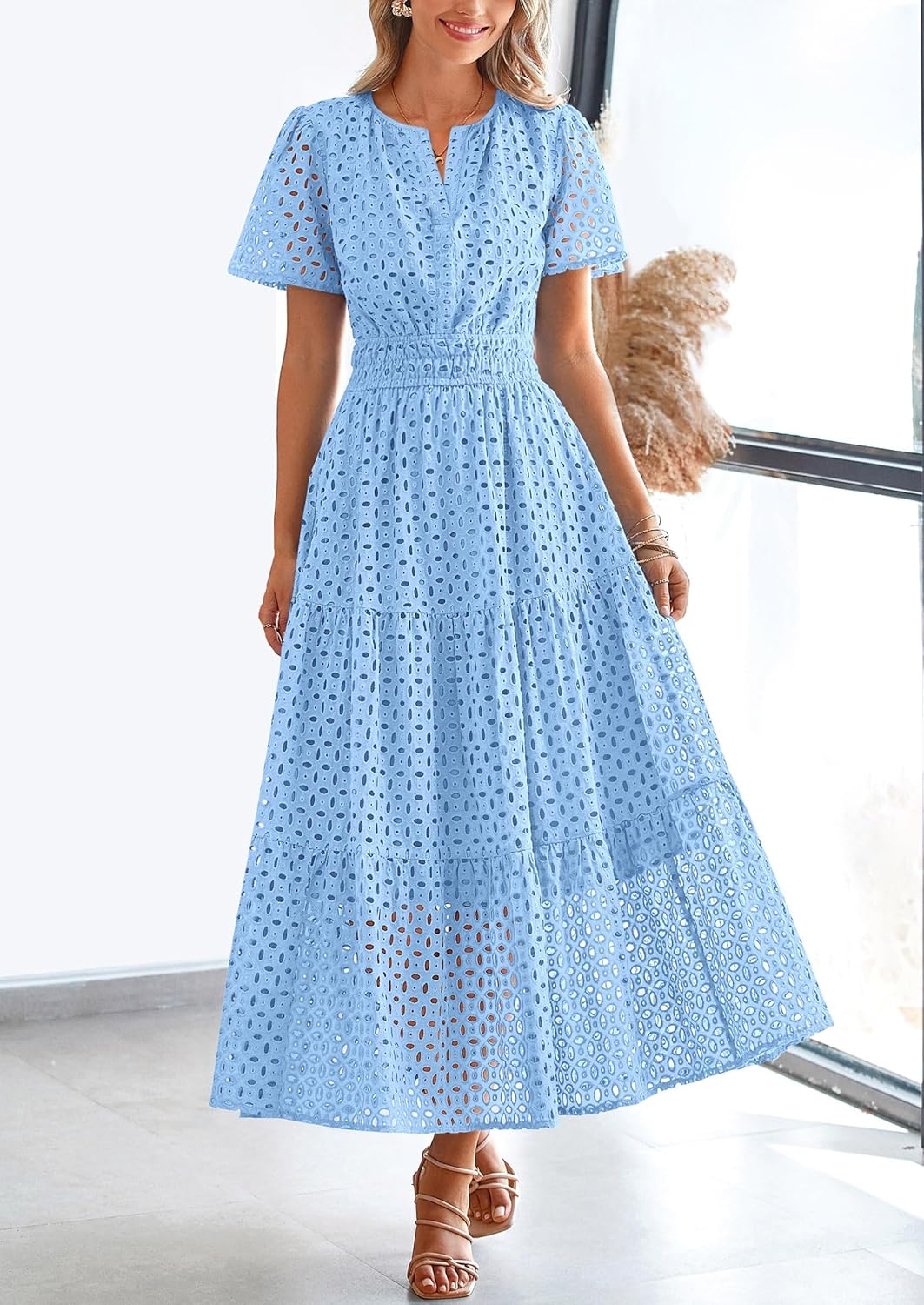 NOUVEAU 🔥 Robe longue d'été 2025 pour femme, manches courtes, col en V, ajourée, œillets, coupe trapèze